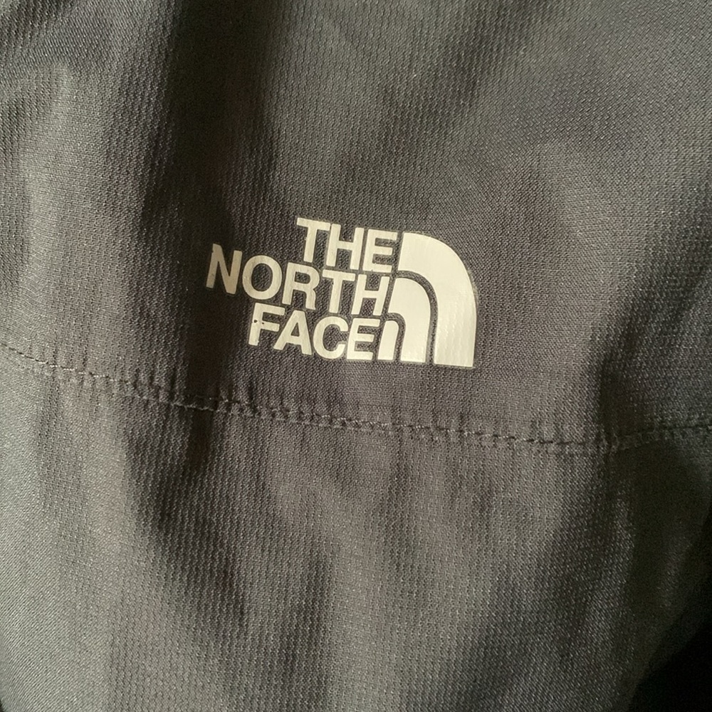 Northface Women’s Resolve Plus Jacket in Black - Picture 6 of 14